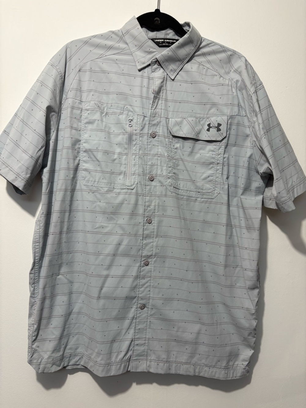 Under Armour Light Gray Short Sleeve Button-Down Shirt